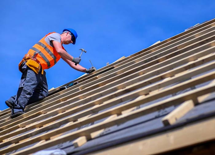 PROMEUCHE : Artisan couvreur, toiturier et peintre en Belgique : Namur, Jumet Charleroi ... Travaux de charpente, traitement des bois, couverture, pose de veaux, zinguerie, nettoyage démoussage peinture hydrofuge toiture, étanchéité toit plat terrasse plateforme roofing, isolation toit / comble, nettoyage démoussage imperméabilisation ravalement peinture façade et nettoyage des extérieurs. PROMEUCHE est une entreprise artisanale en Belgique : Région Wallonne, Flamande et Bruxelles.