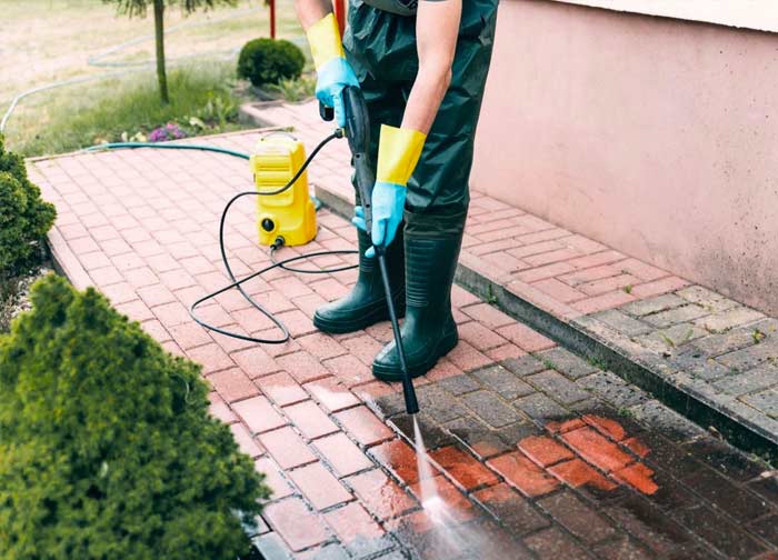 PROMEUCHE : Artisan couvreur, toiturier et peintre en Belgique : Namur, Jumet Charleroi ... Travaux de charpente, traitement des bois, couverture, pose de veaux, zinguerie, nettoyage démoussage peinture hydrofuge toiture, étanchéité toit plat terrasse plateforme roofing, isolation toit / comble, nettoyage démoussage imperméabilisation ravalement peinture façade et nettoyage des extérieurs. PROMEUCHE est une entreprise artisanale en Belgique : Région Wallonne, Flamande et Bruxelles.
